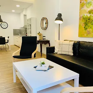 Apartment Homely Luxury Atarazanas, Malaga